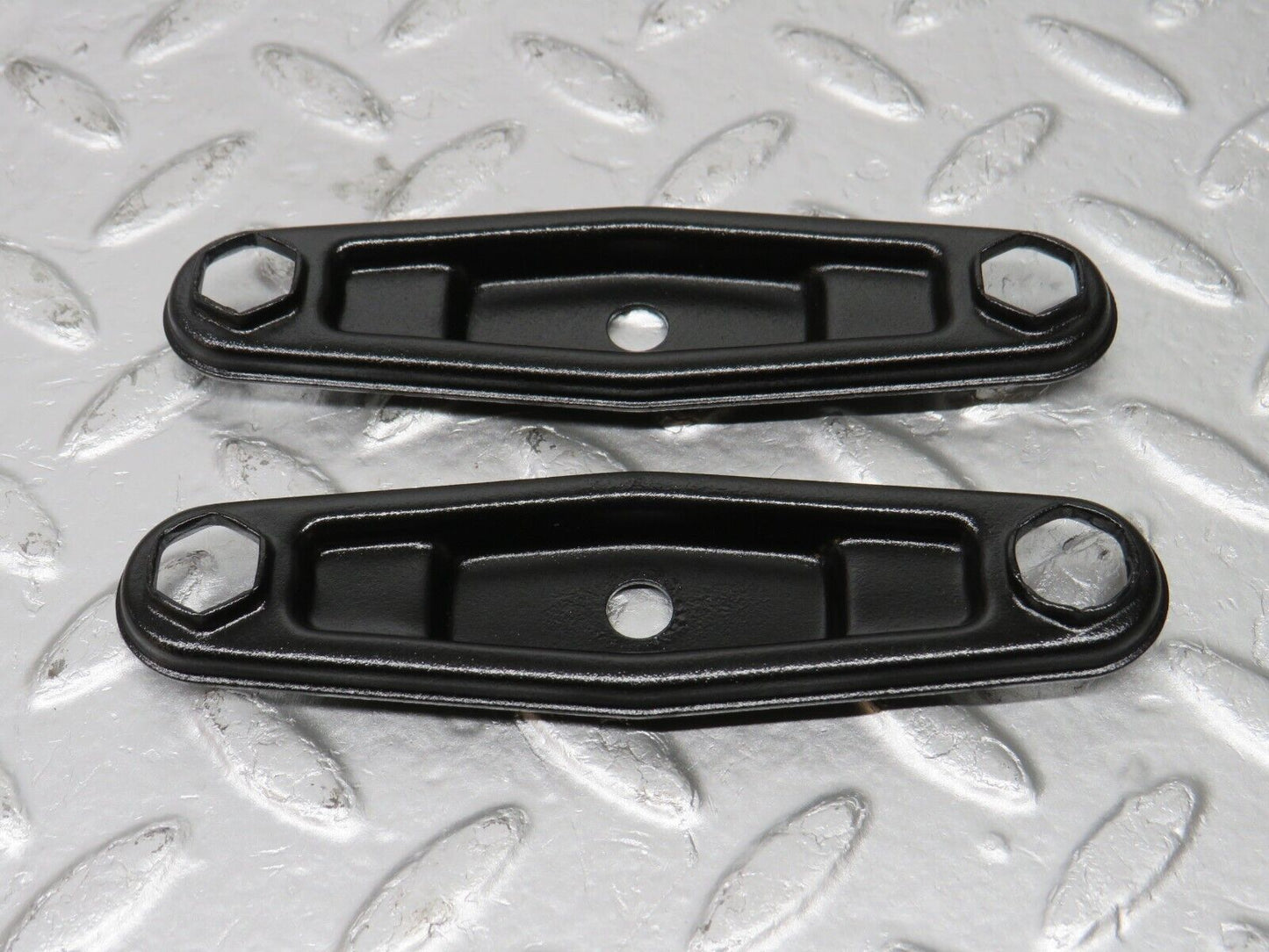 33774 Mercedes-Benz W201 190E Fuel Injector Bracket