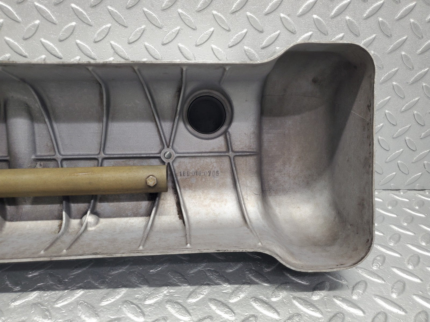 W112 cylinder head cover used OEM