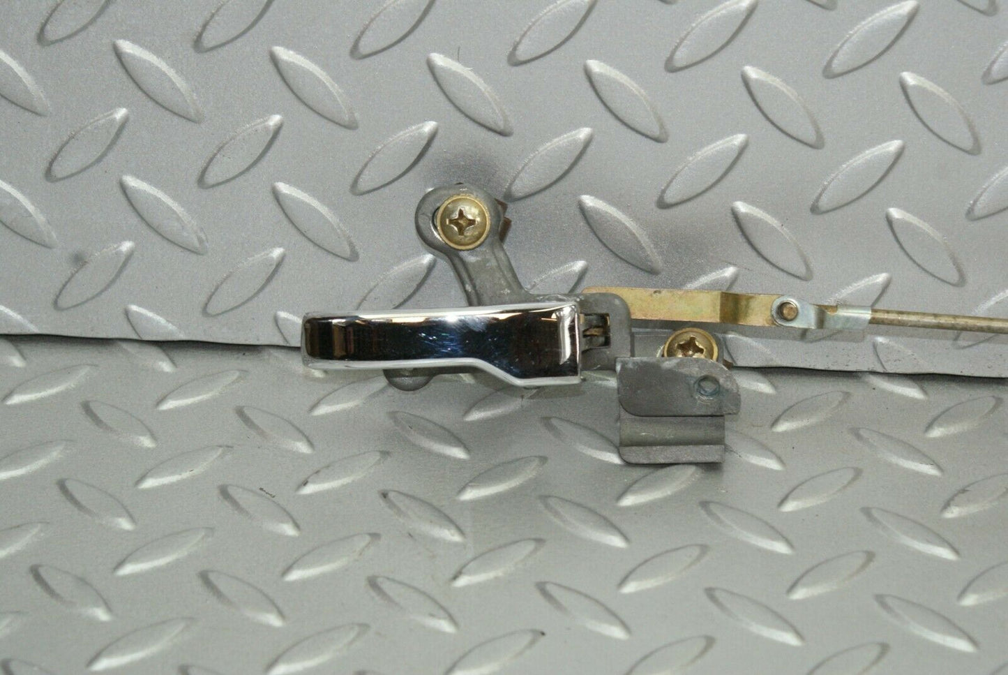 2640 Mercedes-Benz W116 350SE Chrome Door Handle Left 1157660119