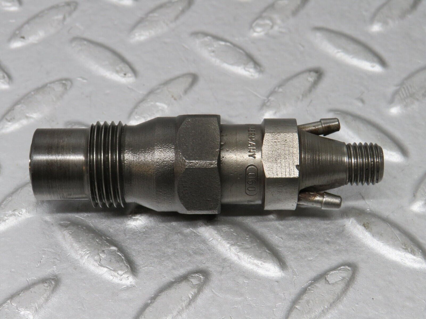 35891 Mercedes-Benz 240D OM616.912 Diesel Fuel Injector Bosch KCA30S35/4