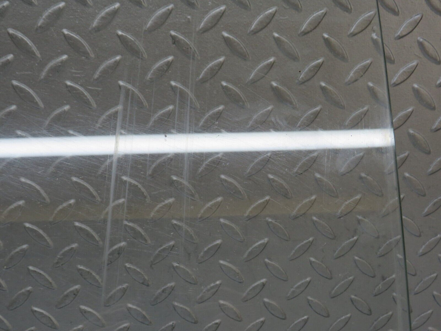 35793 Mercedes-Benz W108 Front Left Door Window Glass