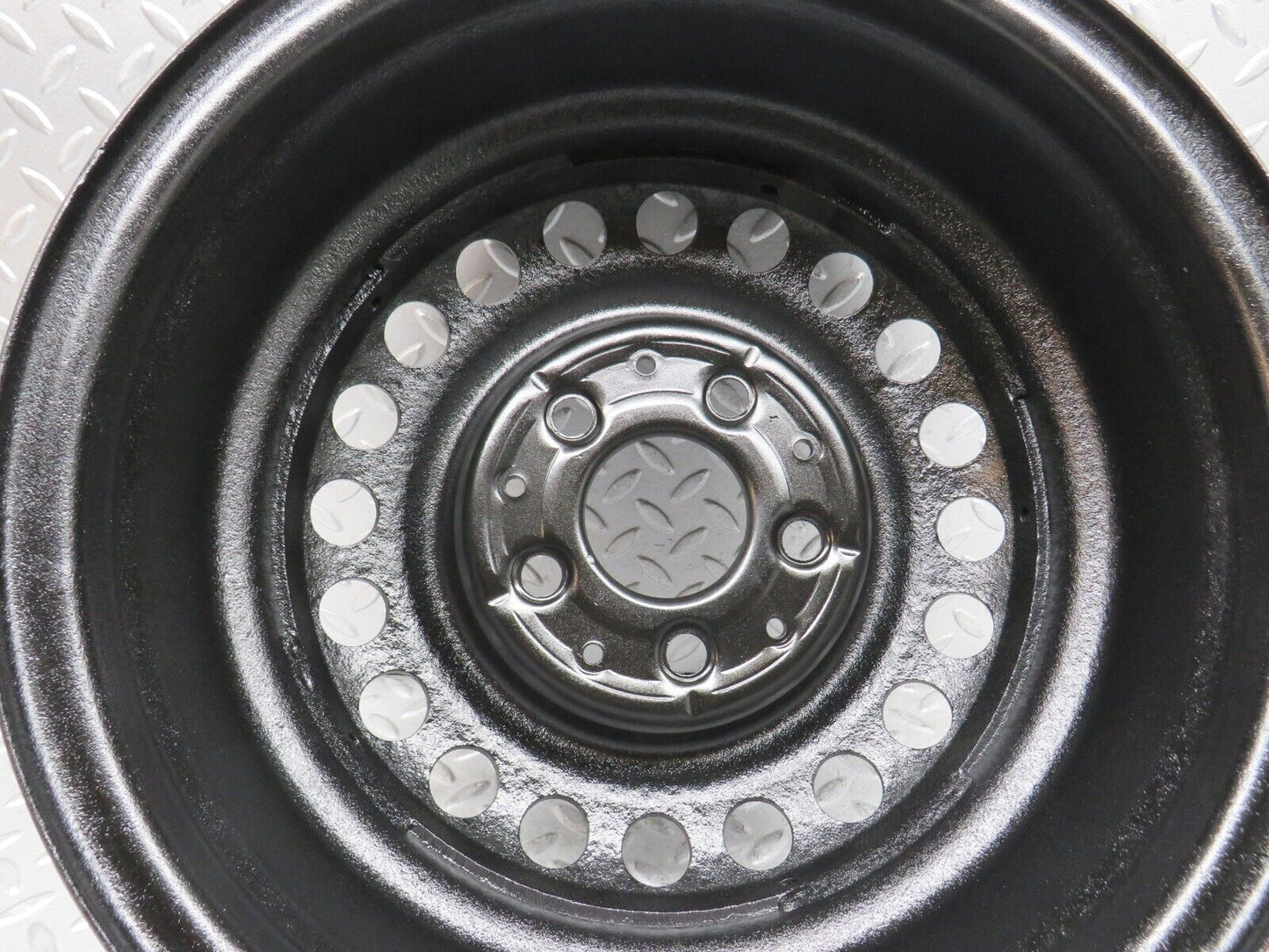 37727 Mercedes-Benz W109 300SEL Steel Wheel 6Jx14H2 ET30 1084000702