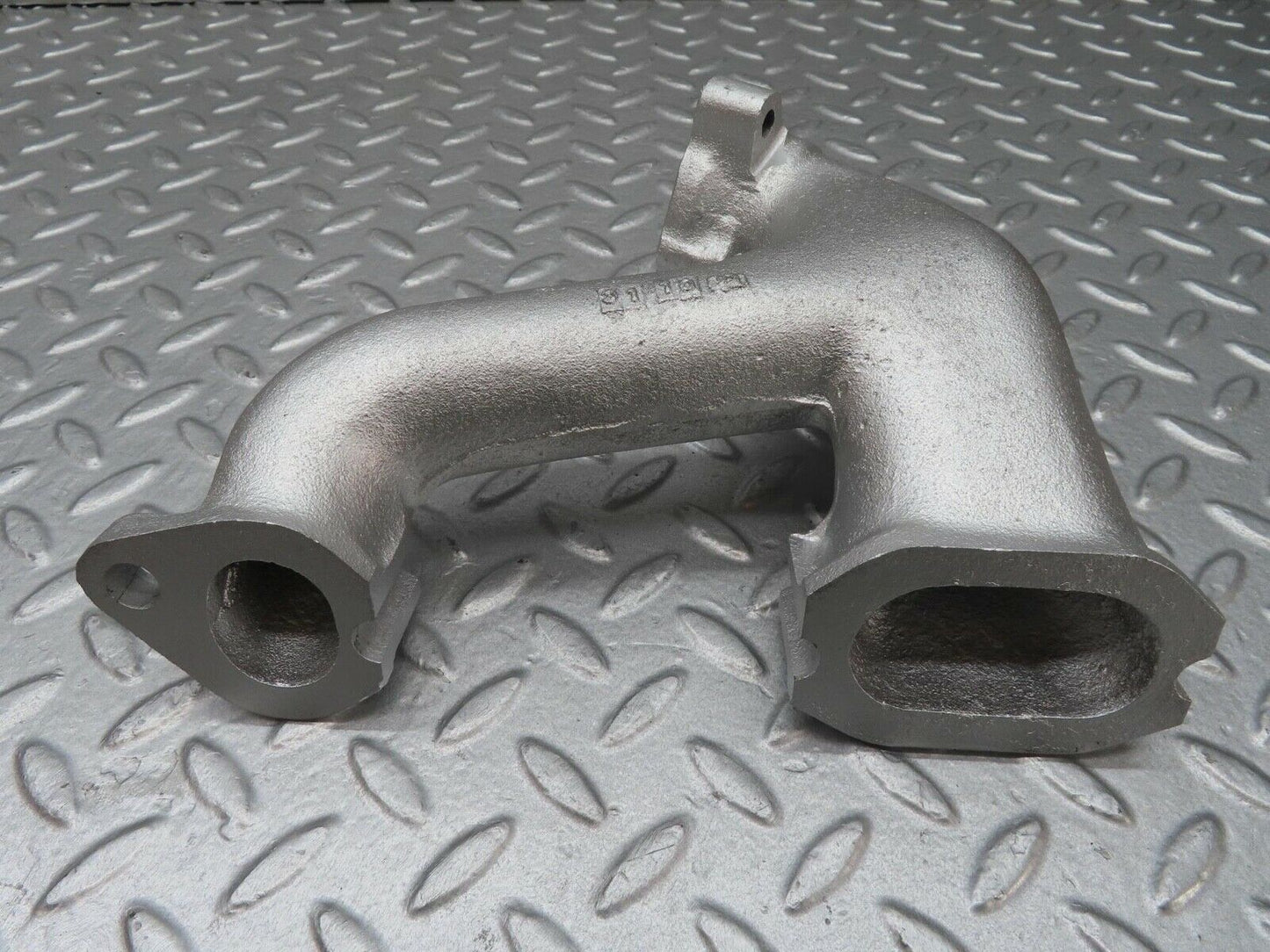 12799 Mercedes-Benz W111 220SE Exhaust Manifold Cylinder 4-6 1271420504