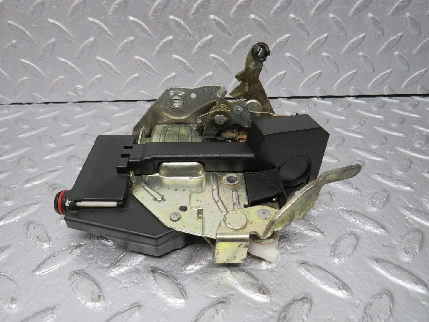 39465 Mercedes-Benz R129 320SL Coupe Left Door Lock Mechanism