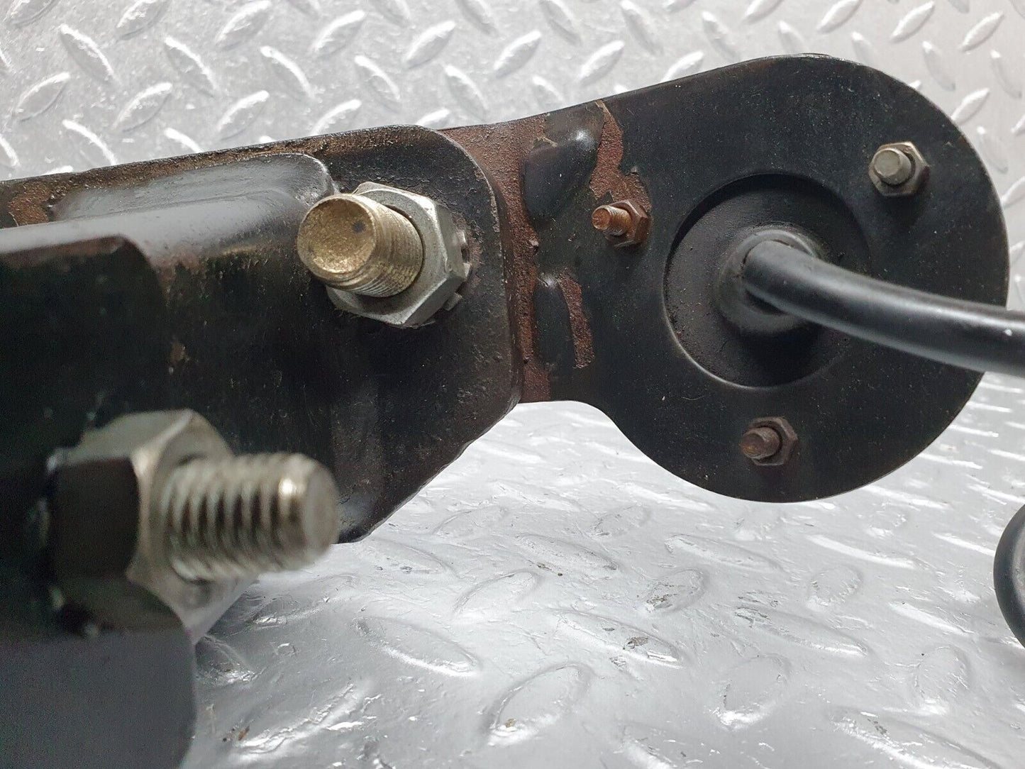 42122 Mercedes-Benz W202 C200 Genuine Tow Bars