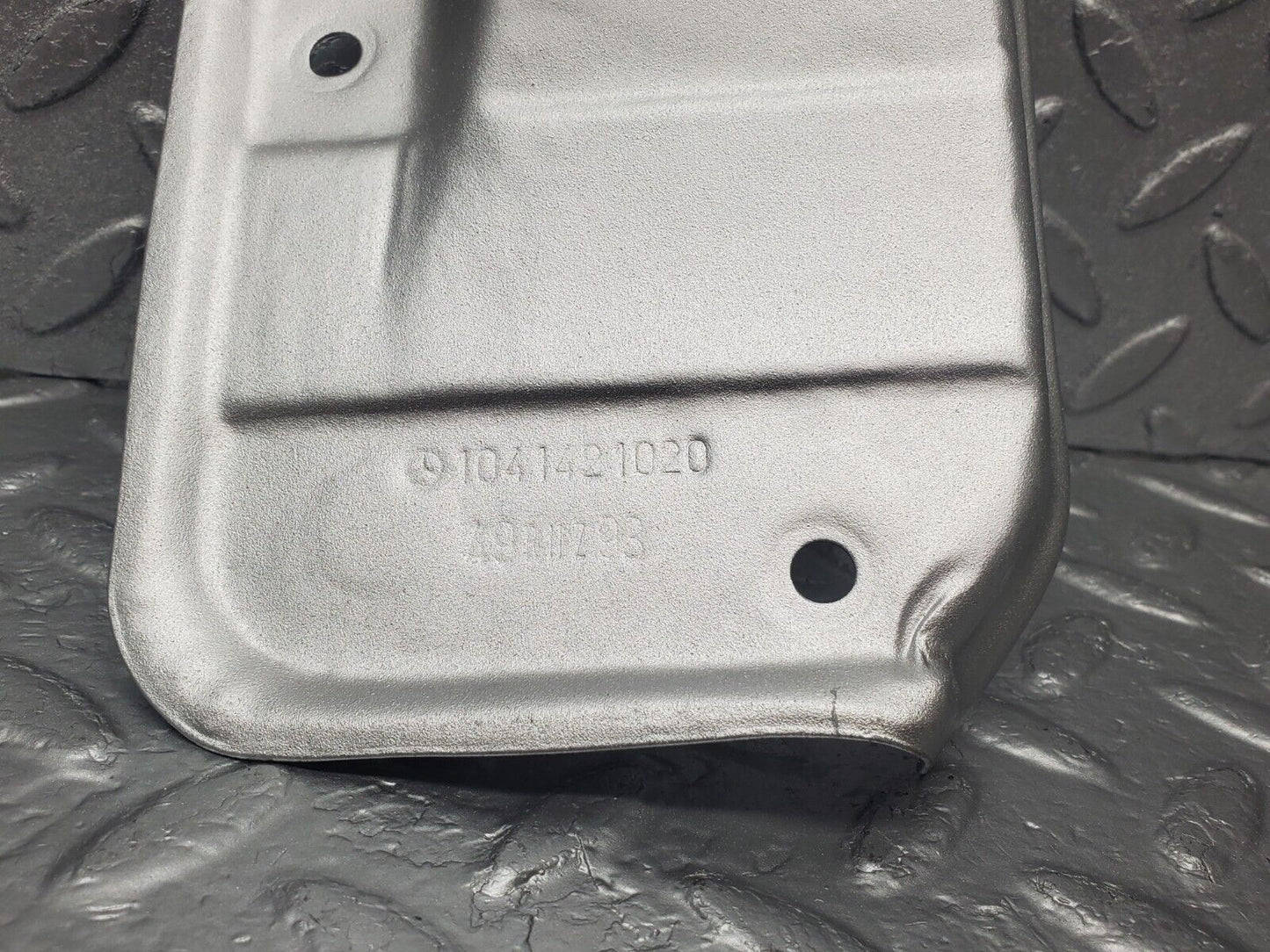 46172 Mercedes-Benz W124 280E Exhaust Manifold Heat Shield 1041421020