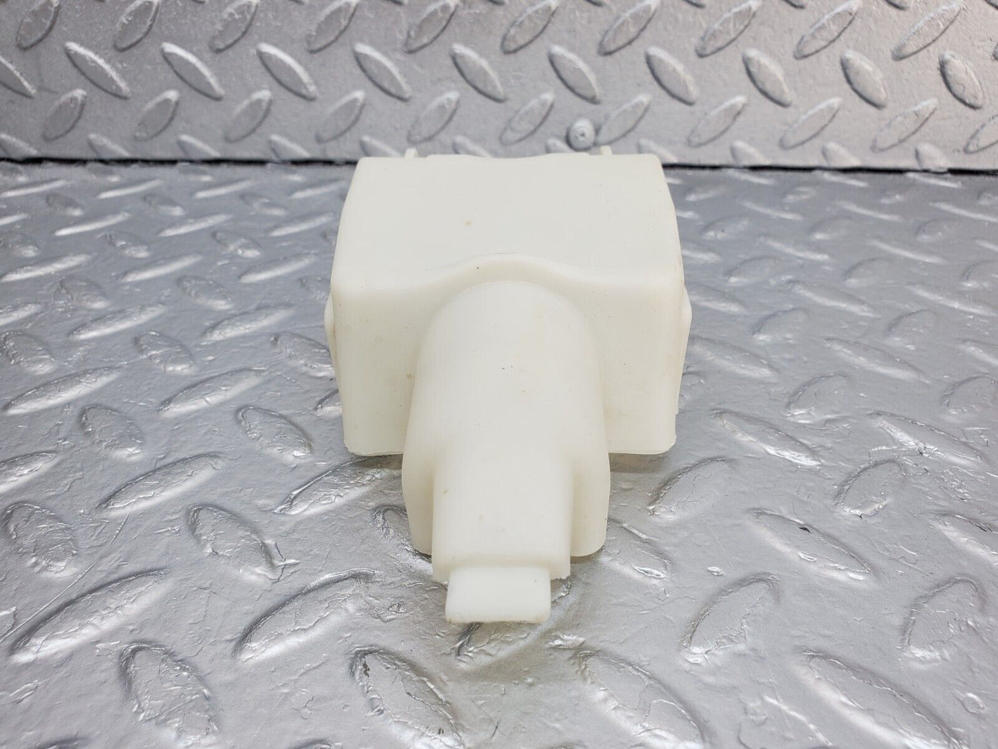 44659 Mercedes-Benz W124 220E Rear Door Lock Vacuum Actuator Cover 1248050590