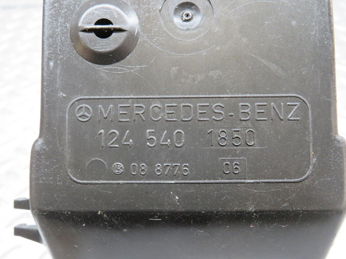 29329 Mercedes-Benz W124 230E Fuse Box 1245401850 1245400282 1245400182