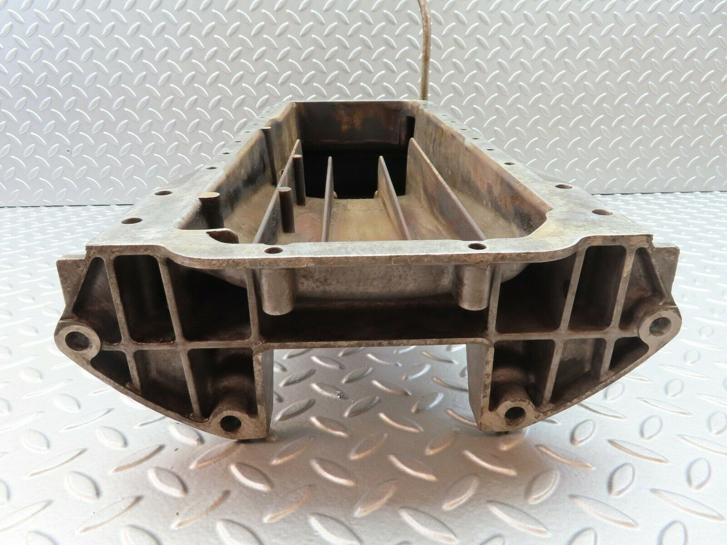 6657 Mercedes-Benz S124 E220 Wagon Oil Sump 1170140002