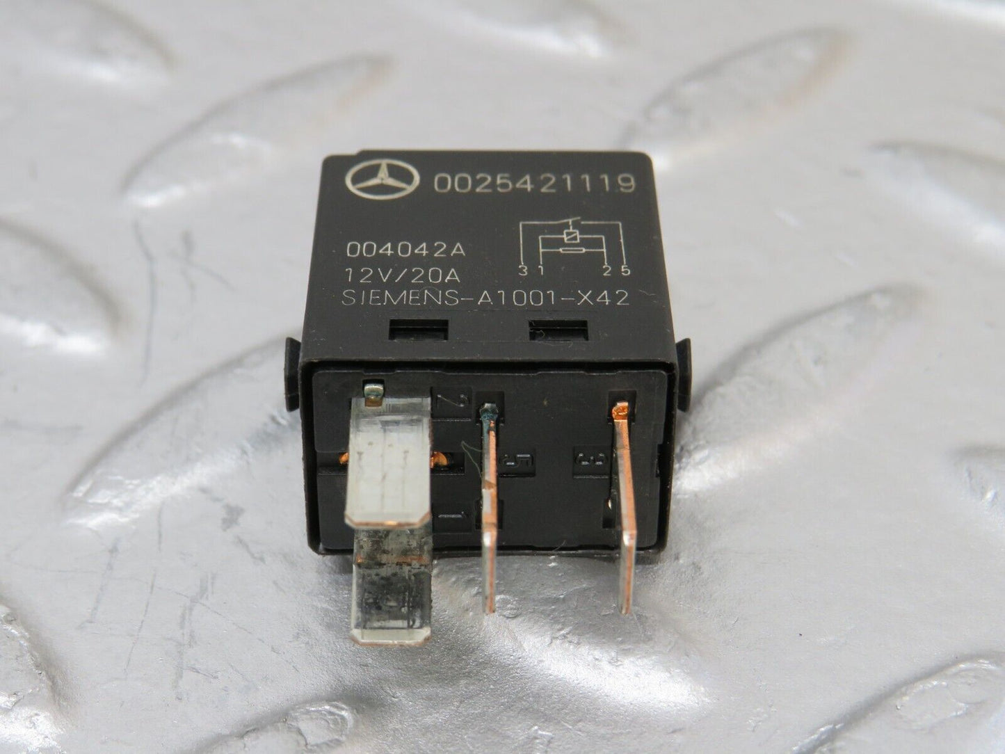 34872 Mercedes-Benz W210 320E Indicator Relay 0025421119