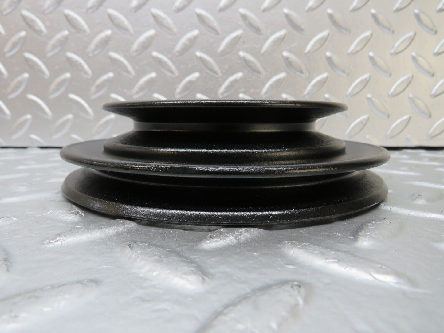 25498 Mercedes-Benz W123 200 Crankshaft Pulley 1020320404