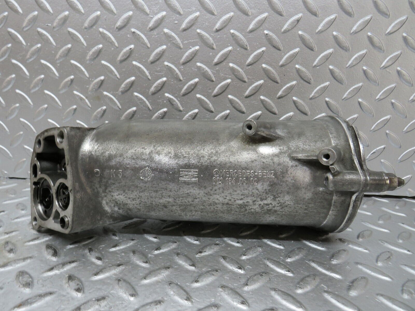 27767 Mercedes-Benz S124 300TE Wagon Oil Filter Housing 6011840602