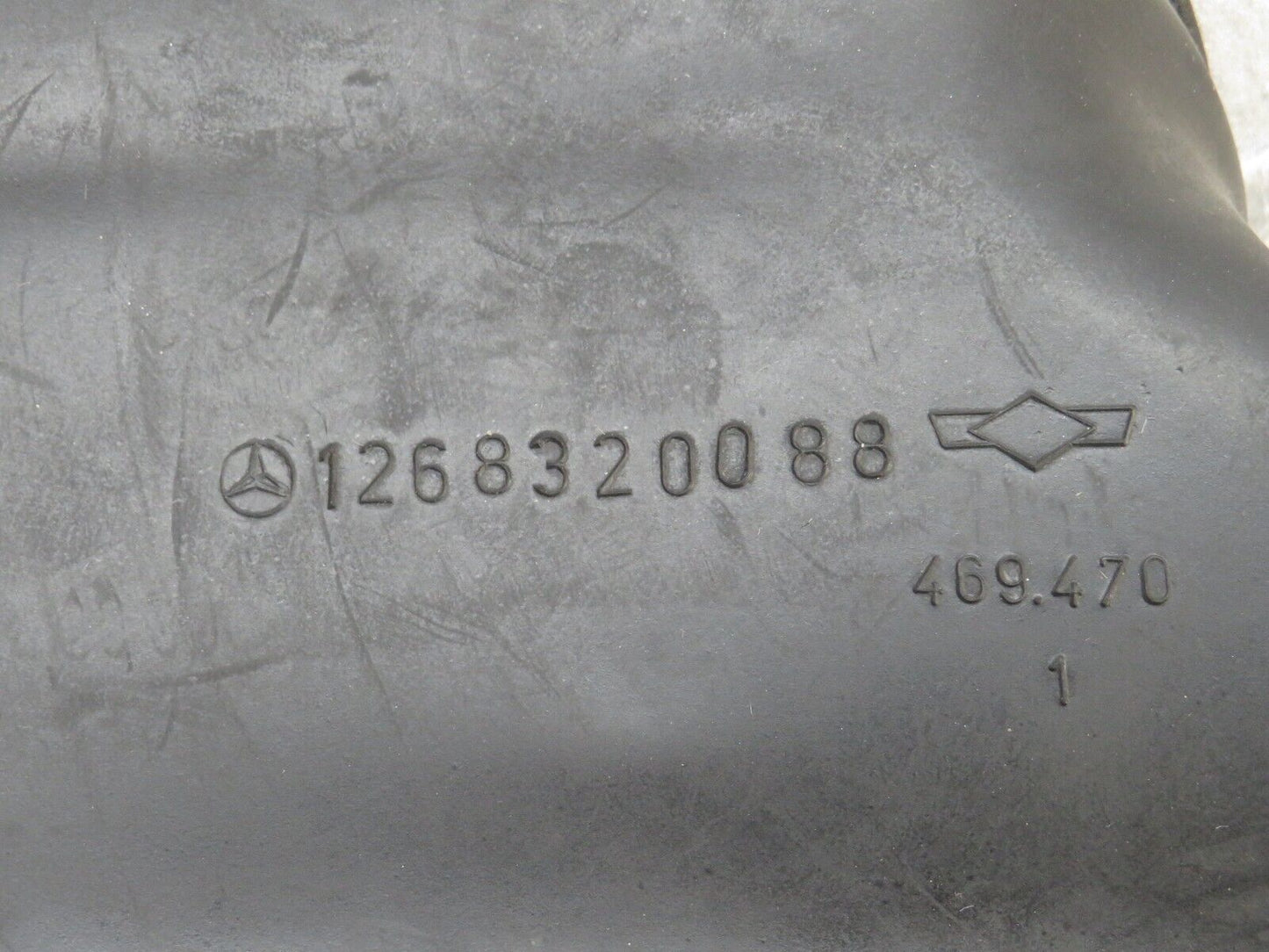 36158 Mercedes-Benz W126 420SE Heating Duct Rubber 1268320088