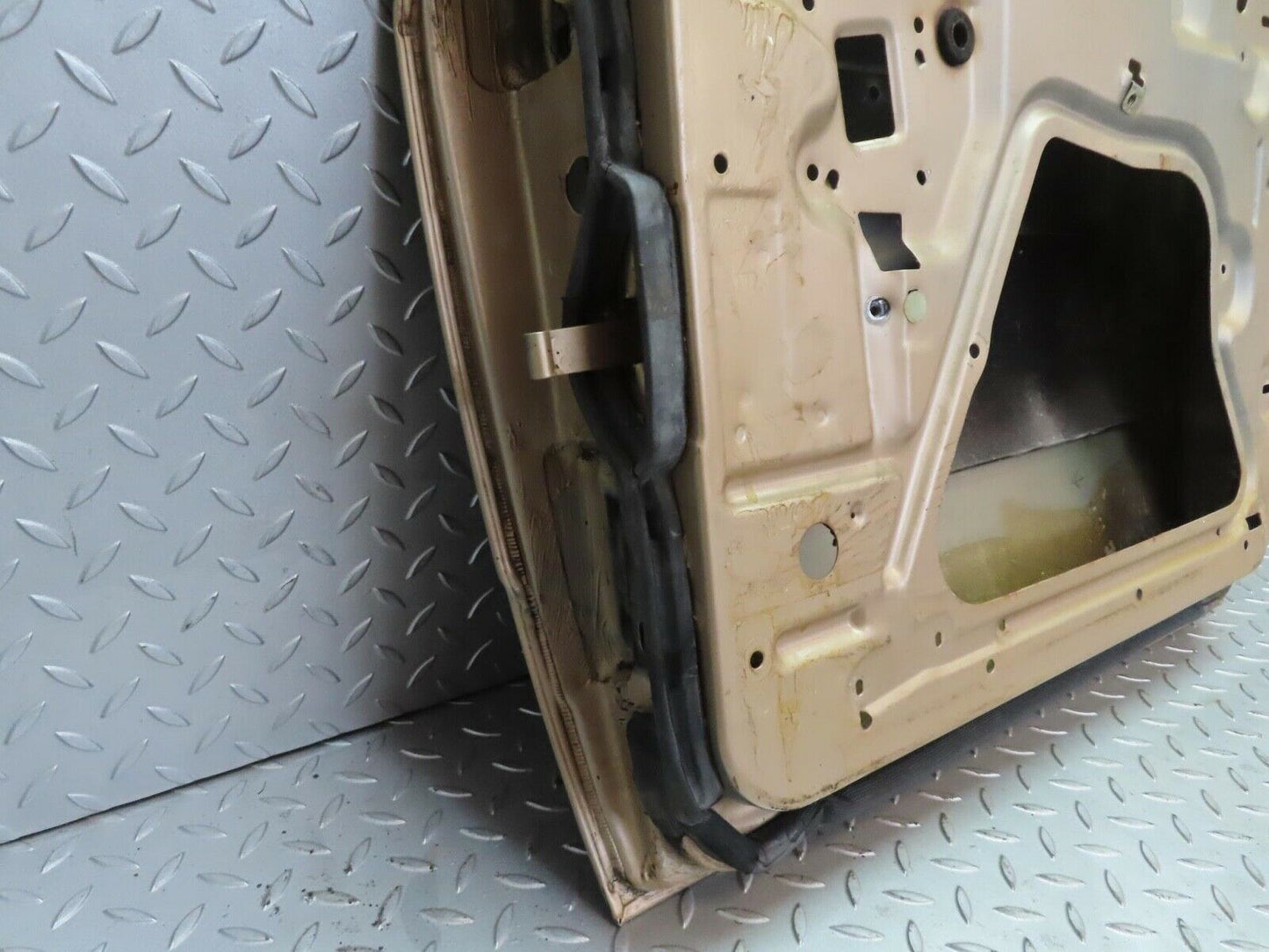 15812 Mercedes-Benz W123 280E Rear Right Door
