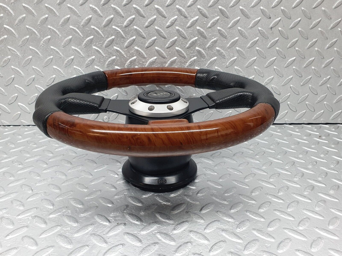 43610 Mercedes-Benz C126 380SEC Coupe DBA Steering Wheel