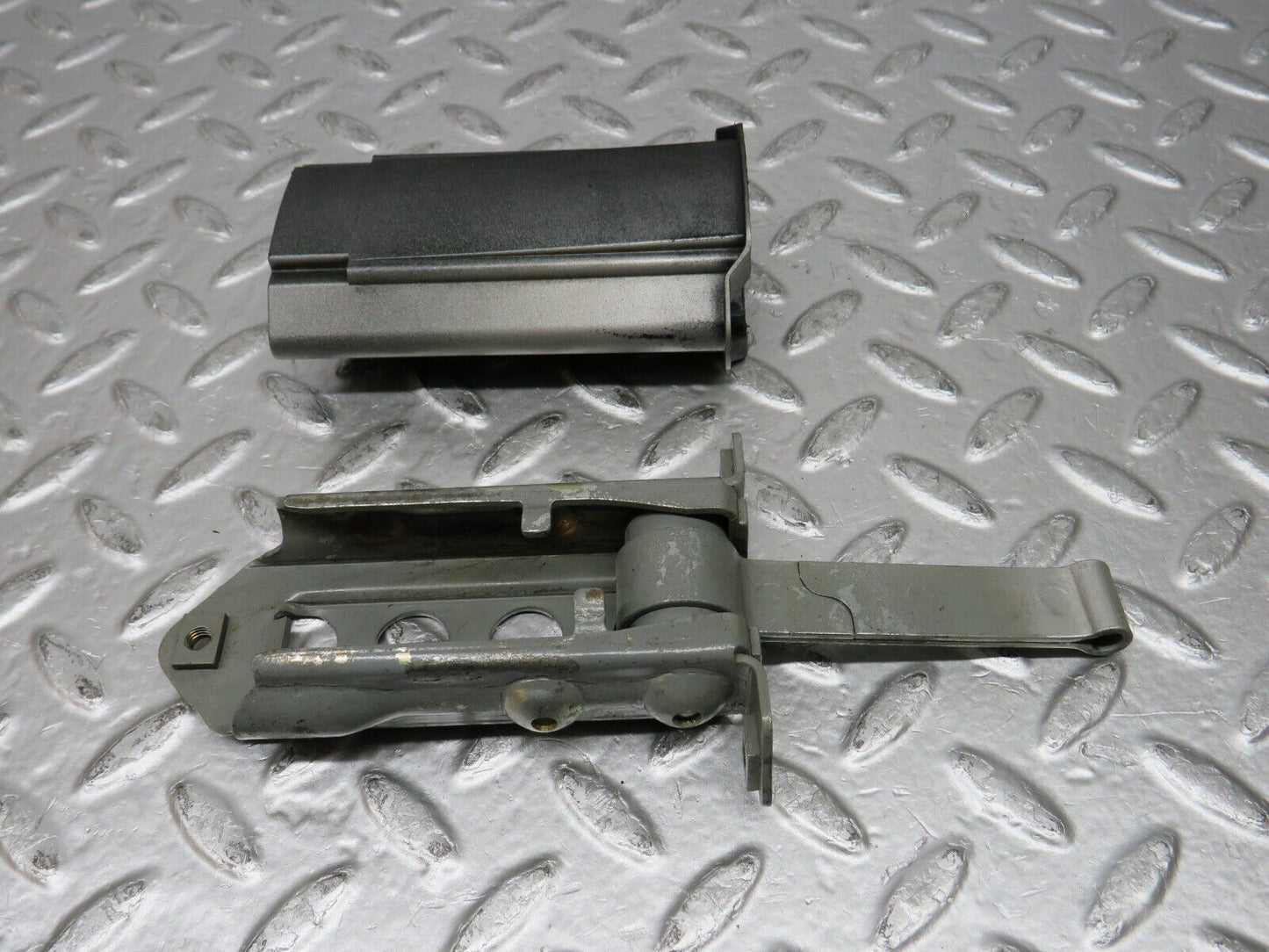 31801 Mercedes-Benz W201 190LE 1.8L Door Safety Check Strap