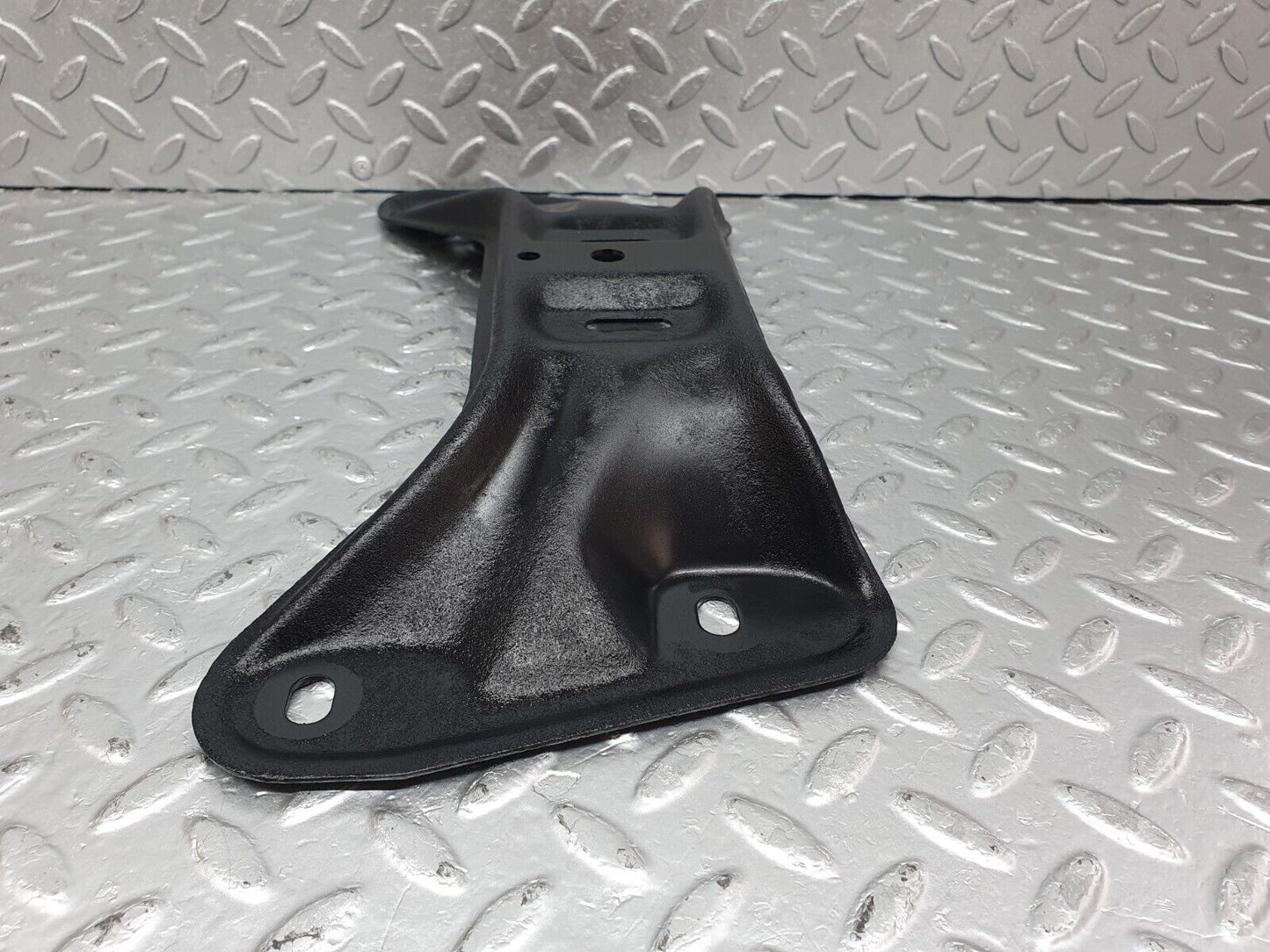 43894 Mercedes-Benz C123 230CE Coupe Gearbox Mount Bracket