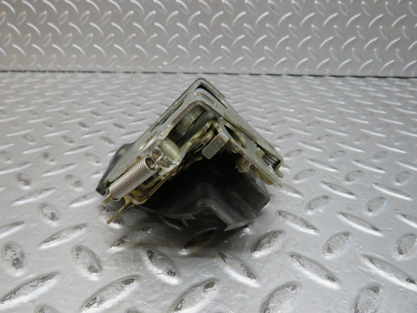 28742 Mercedes-Benz W123 230E Rear Left Door Lock Mechanism 1237230108