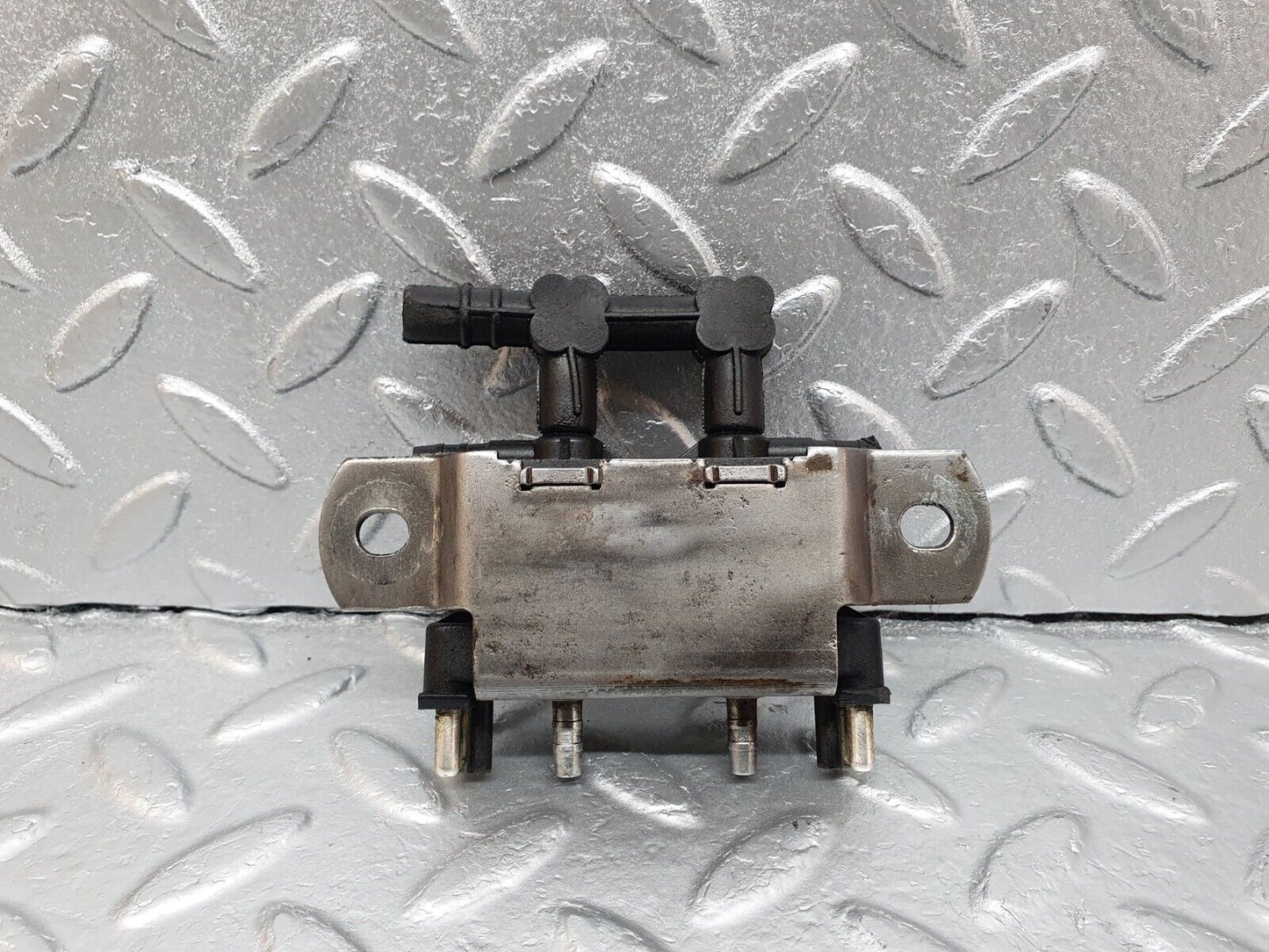 42166 Mercedes-Benz R129 320SL Coupe Solenoid Vacuum Valve 0025400097