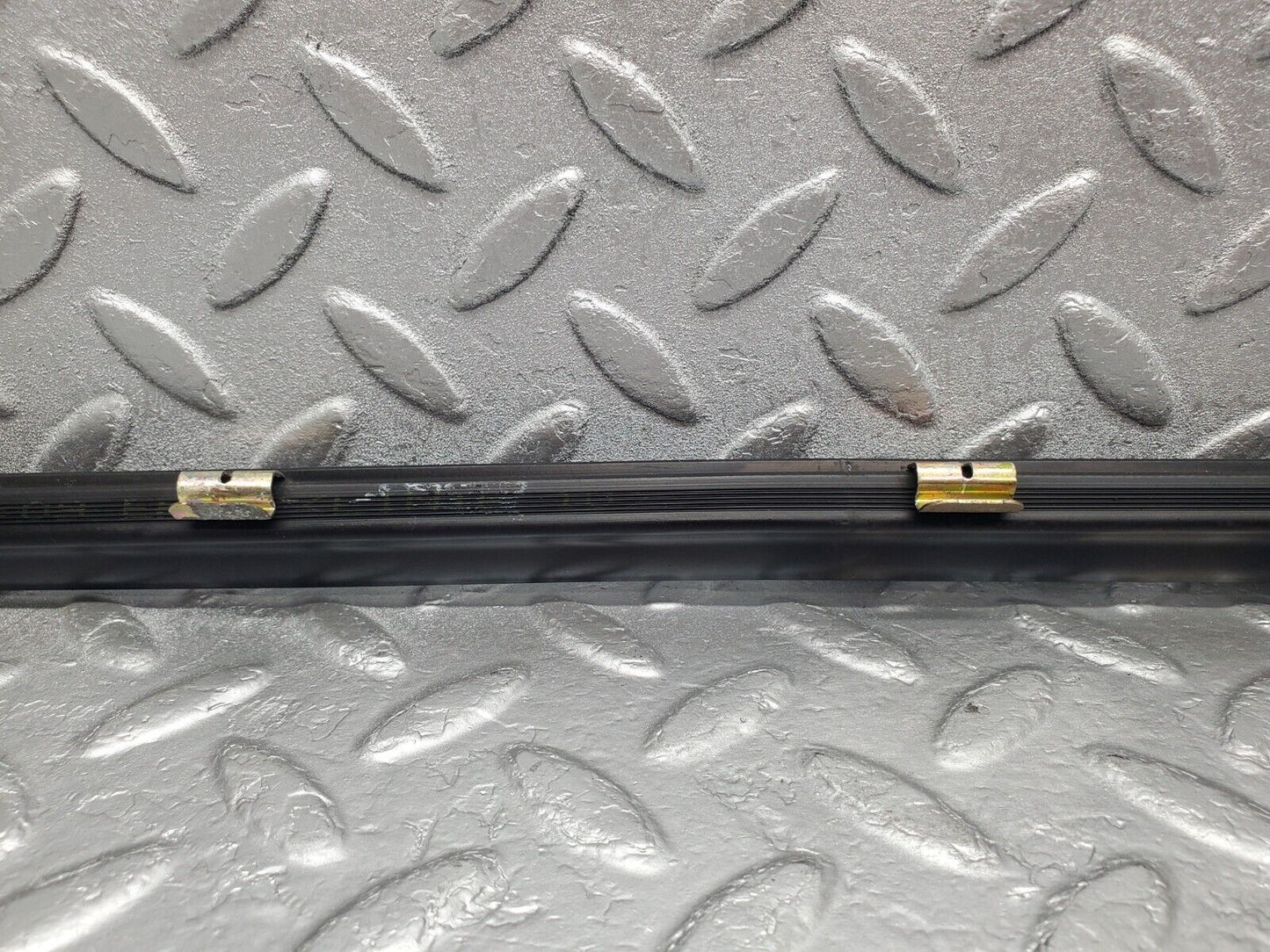46975 Mercedes-Benz R129 320SL Coupe Right Door Seal Window Weatherstrip