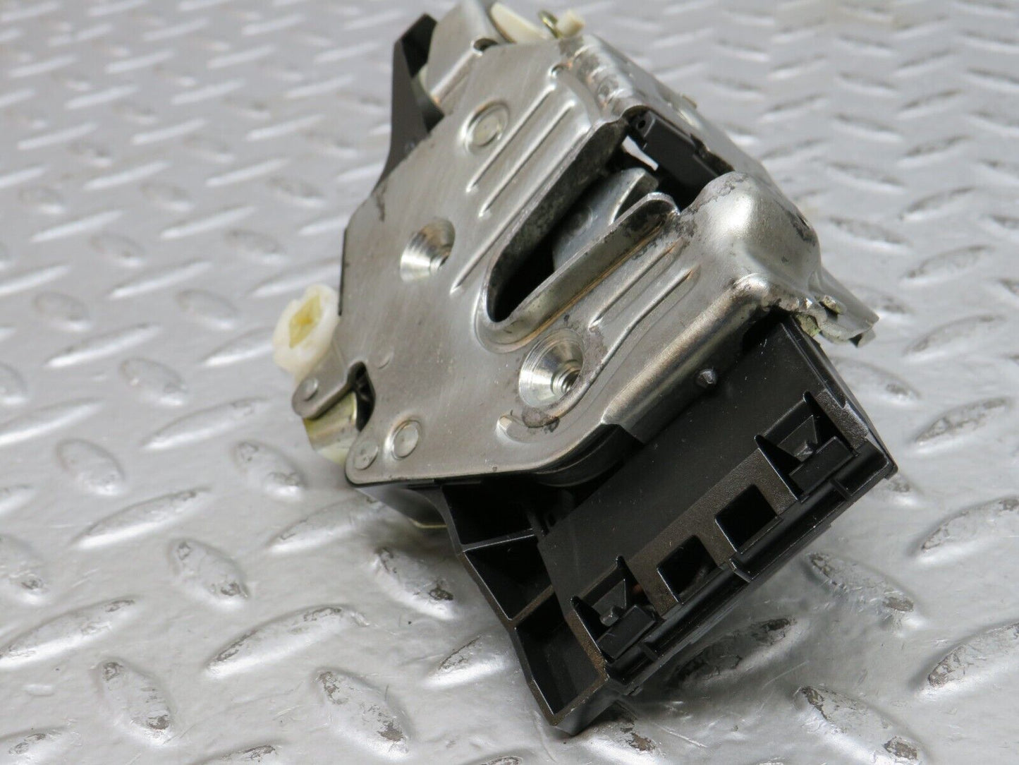 27671 Mercedes-Benz S124 300TE Wagon Rear Left Door Lock Mechanism 1248213551