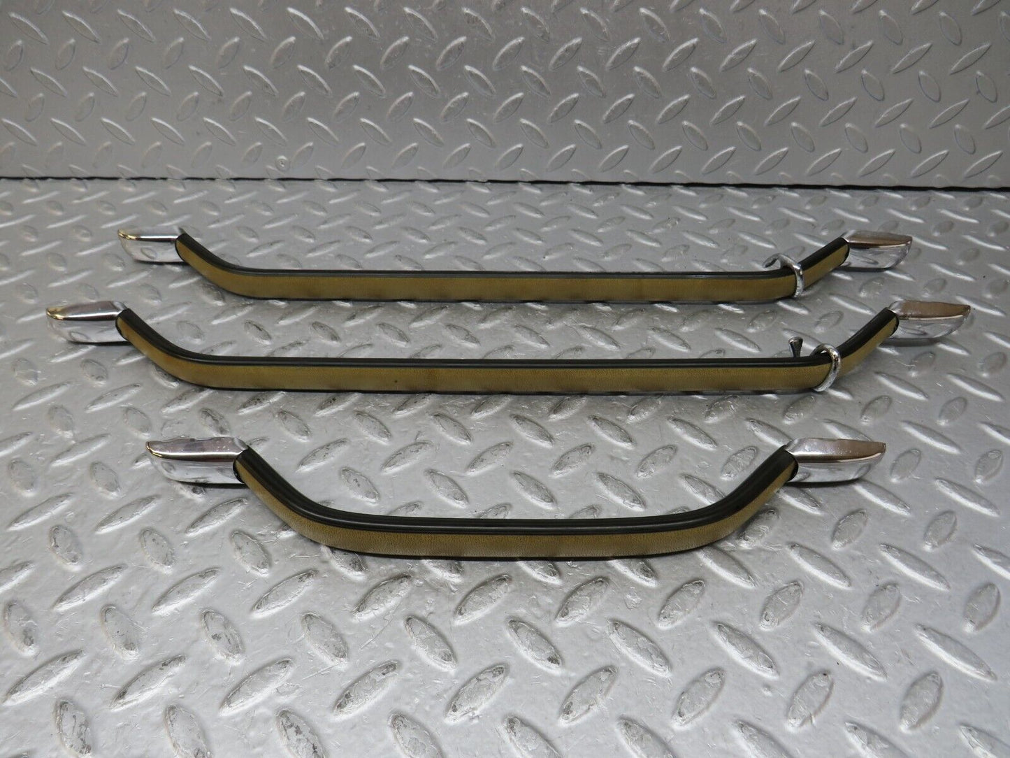 35721 Mercedes-Benz W108 Interior Roof Grab Handle Set Brown