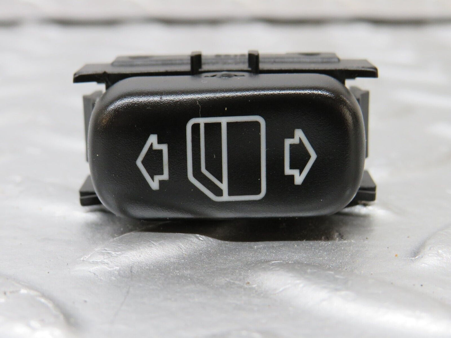 34755 Mercedes-Benz W210 320E Electric Window Switch 2108208210