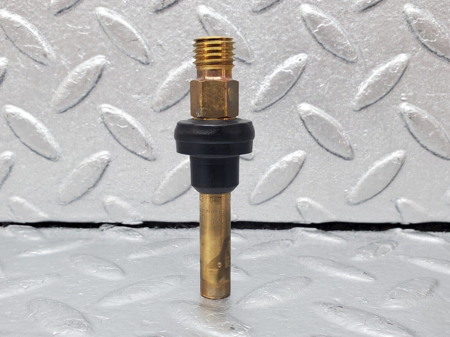 45335 Mercedes-Benz 280E M110.983 Fuel Injector Bosch 0437502047