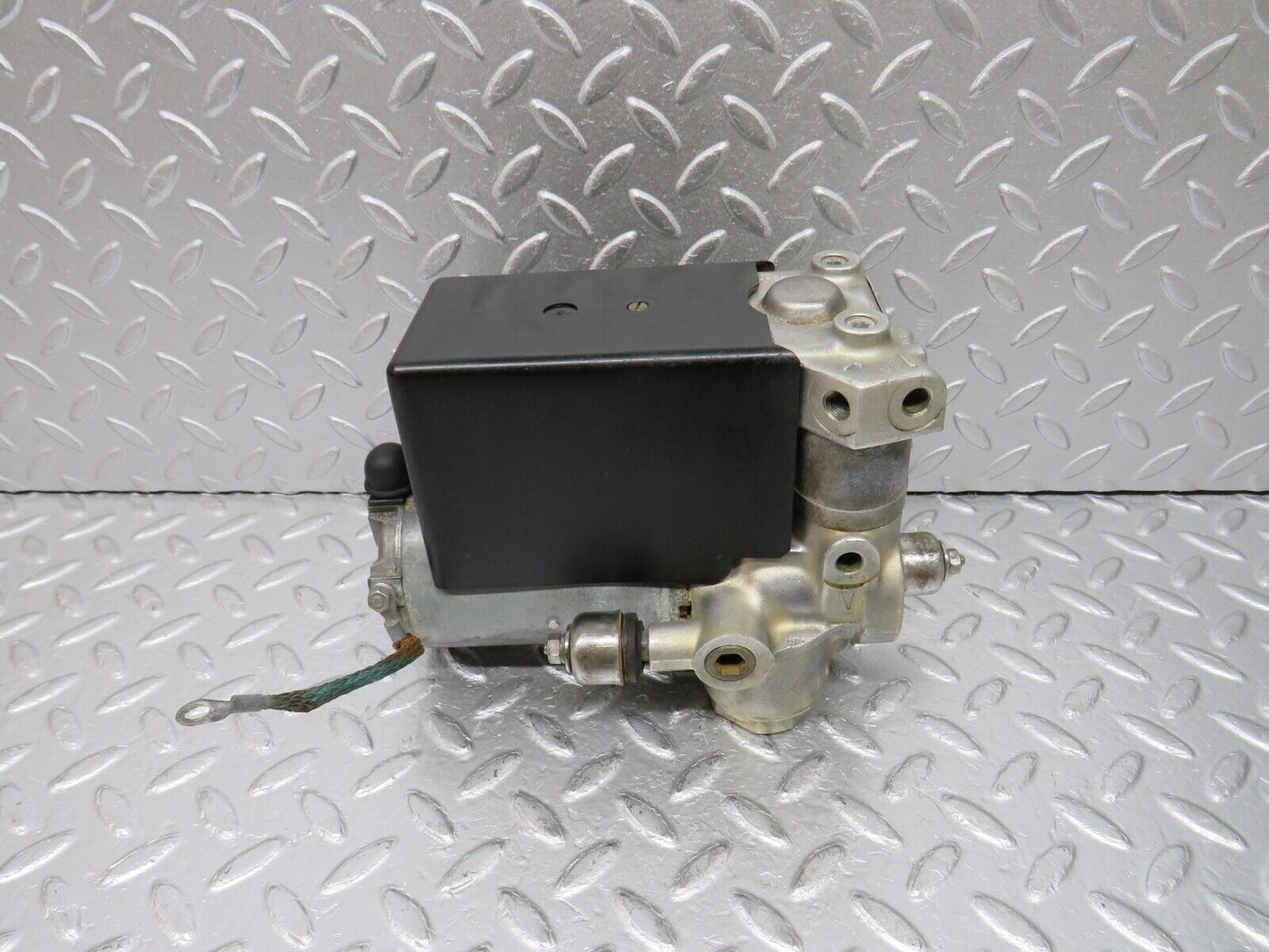 34371 Mercedes-Benz C126 380SEC Coupe ABS Pump Bosch 0265200003
