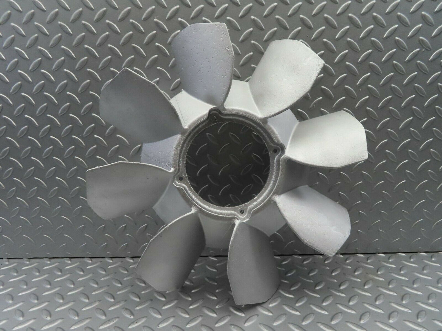 6989 Mercedes-Benz C107 350SLC Coupe Engine Cooling Fan