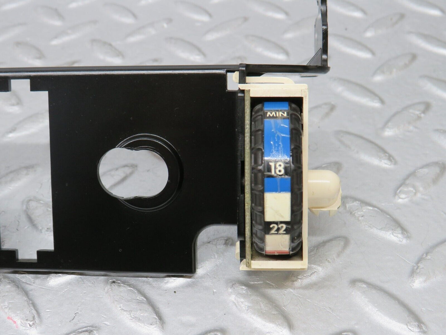 36101 Mercedes-Benz W126 420SE Heater Control Switch & Bracket 1268330014 1268200103 1268200203