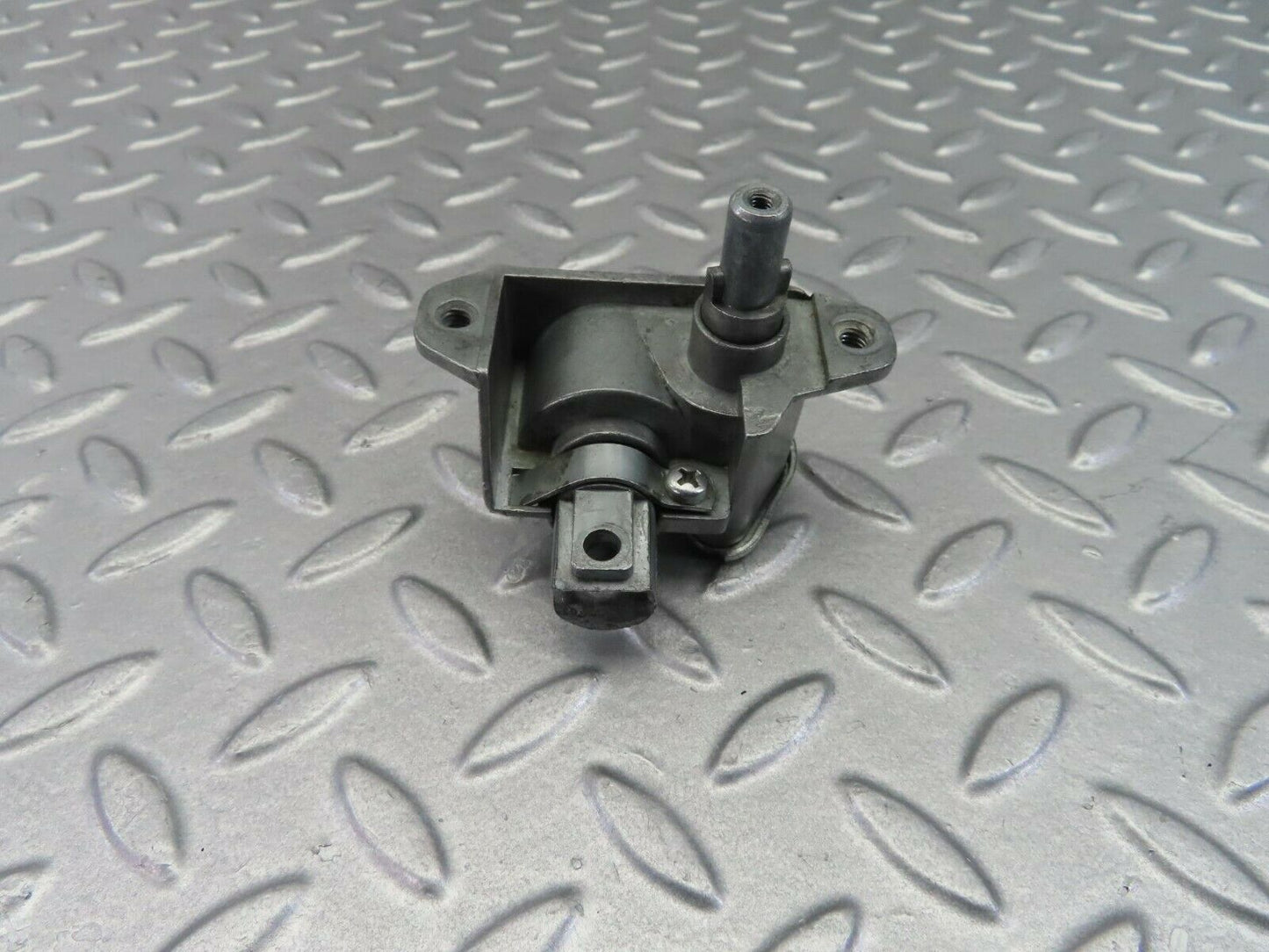 7842 Mercedes-Benz W115 220D Vent Window Regulator Left