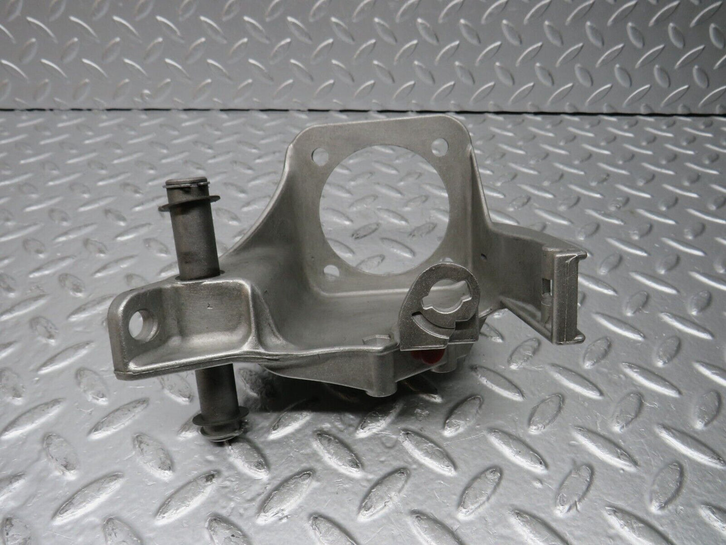 31465 Mercedes-Benz S124 220TE Wagon Brake Pedal Bracket 1292900119