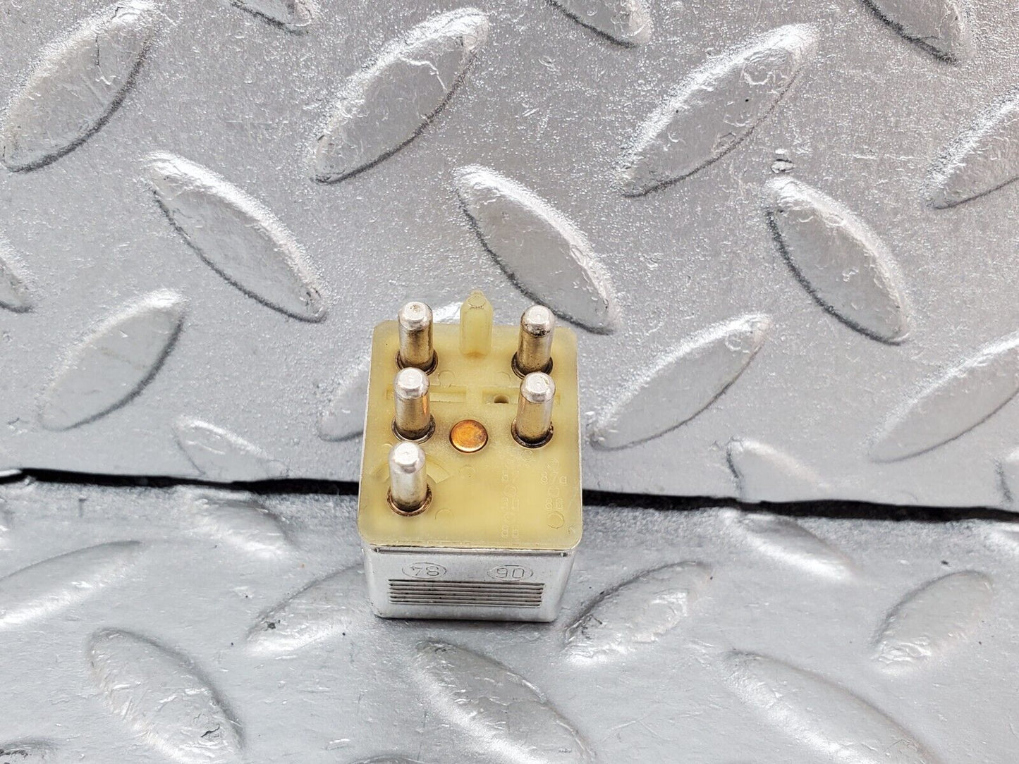 44360 Mercedes-Benz W123 280E Multi Purpose Relay 0015420219