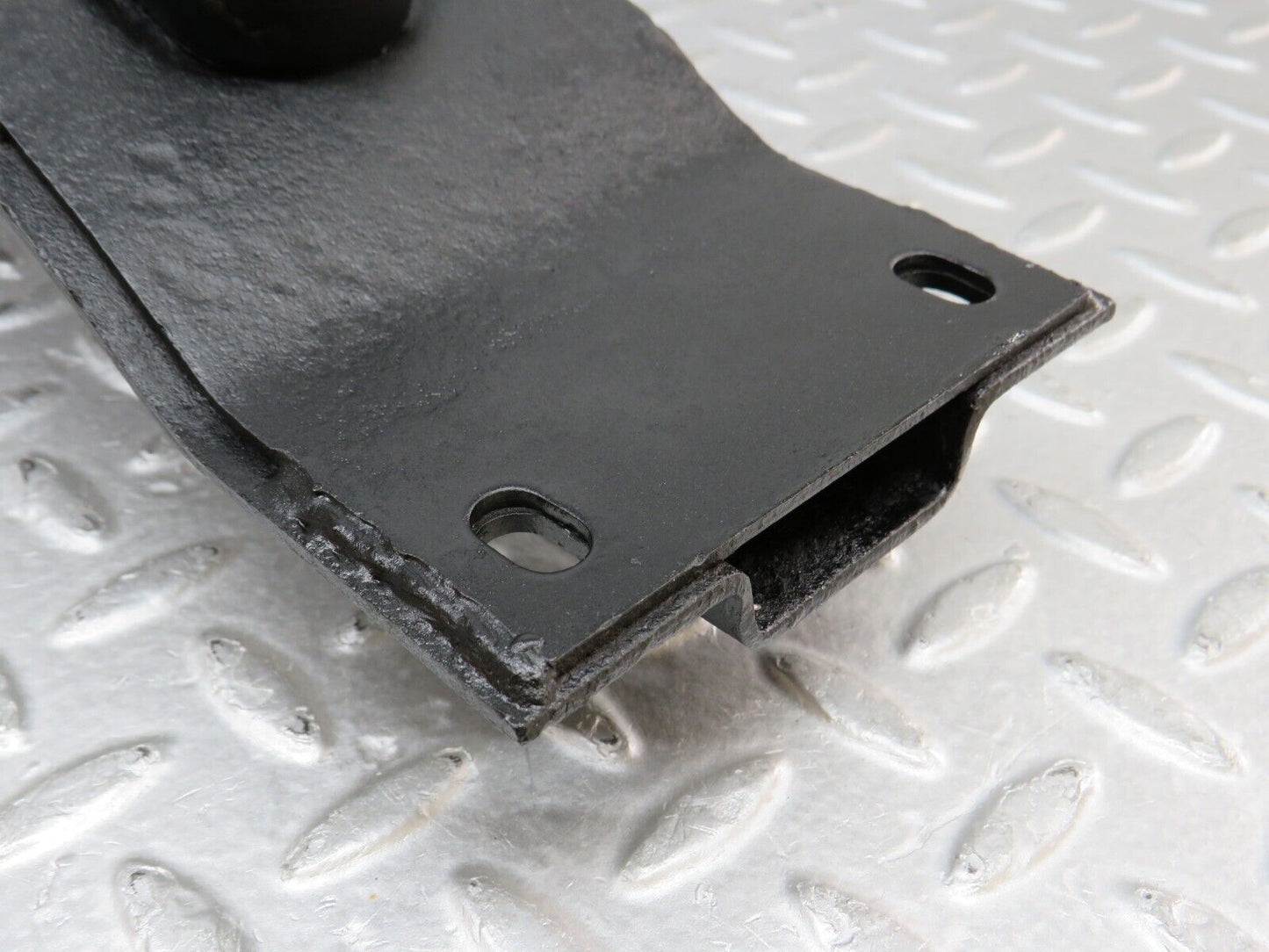 37362 Mercedes-Benz W109 300SEL Gearbox Mount Bracket 1089870740