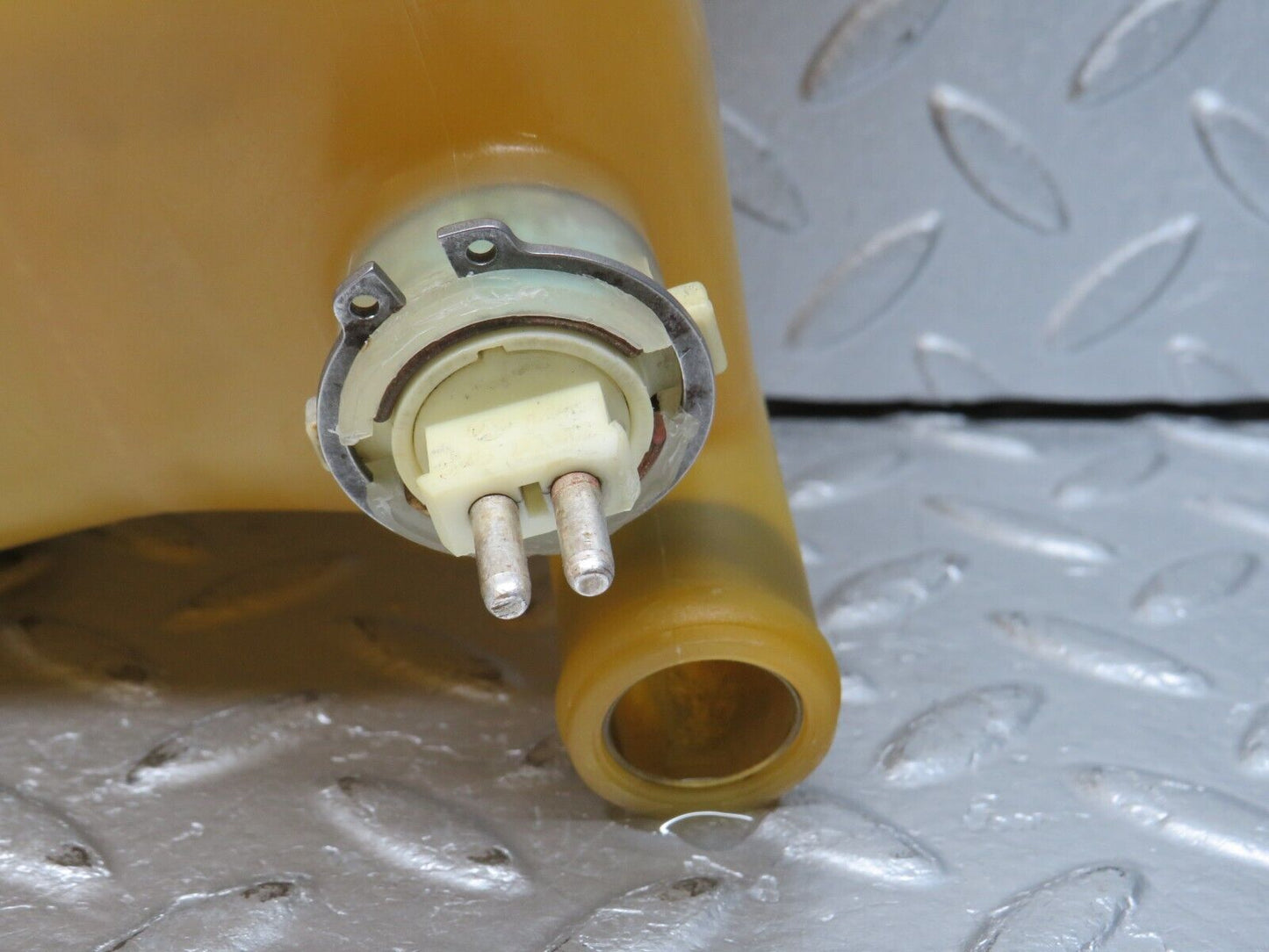 39041 Mercedes-Benz W201 190E Coolant Reservoir Tank No Cap 1245000649