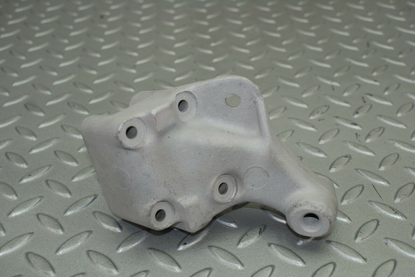 2562 Mercedes-Benz W116 350SE Engine Mount Bracket 1162232804