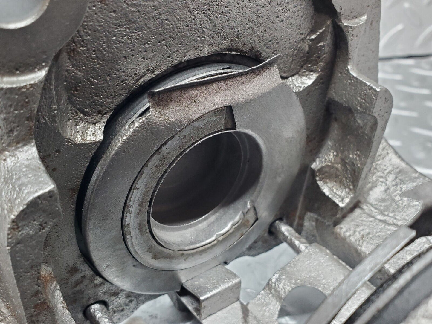 45916 Mercedes-Benz W126 420SE Front Brake Caliper Left & Right ATE