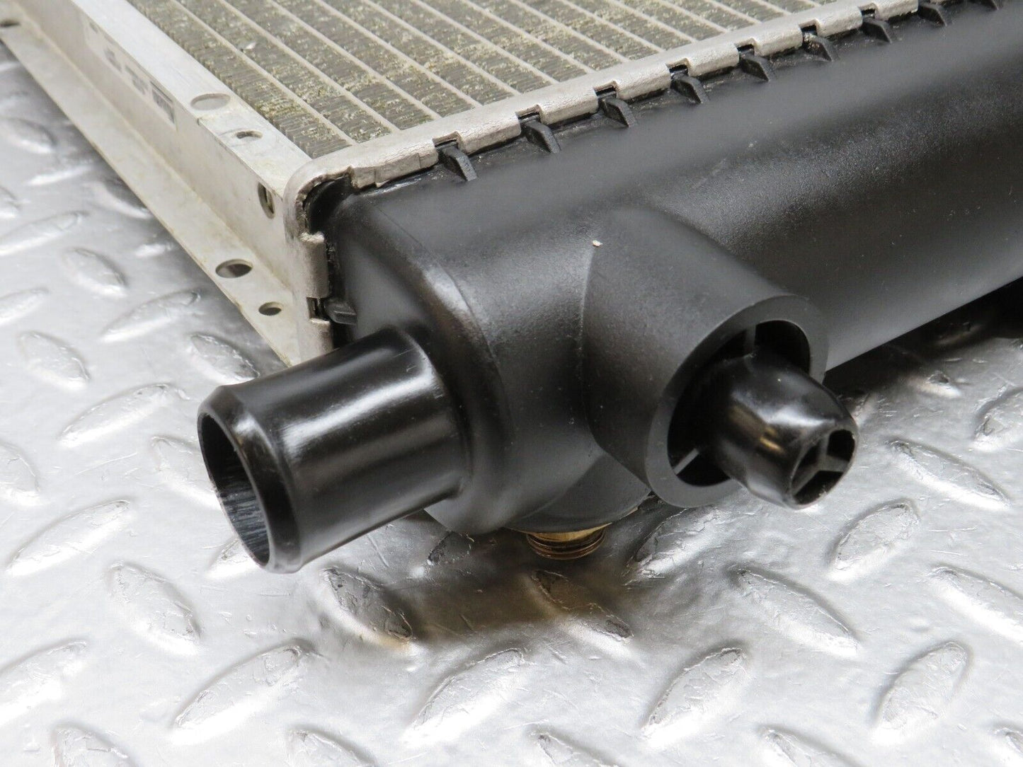36658 Mercedes-Benz W201 190E 2.0L Coolant Radiator Nissens 62550
