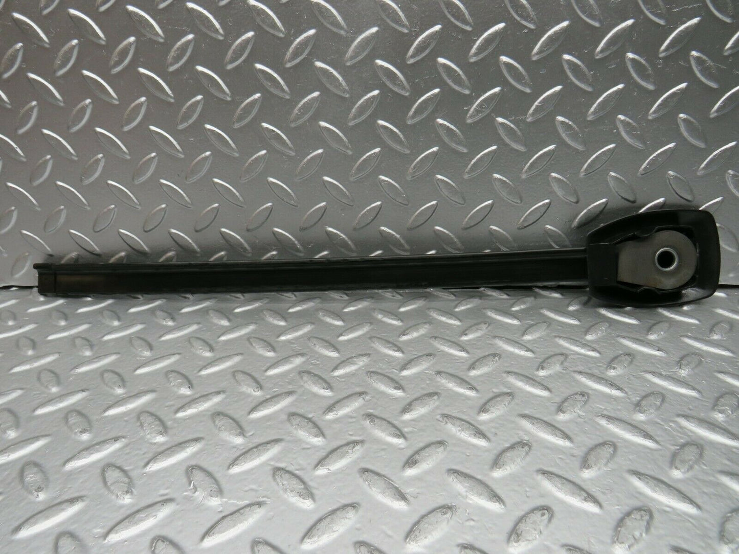 22591 Mercedes-Benz C124 E220 Coupe Seat Belt Runner Right Side