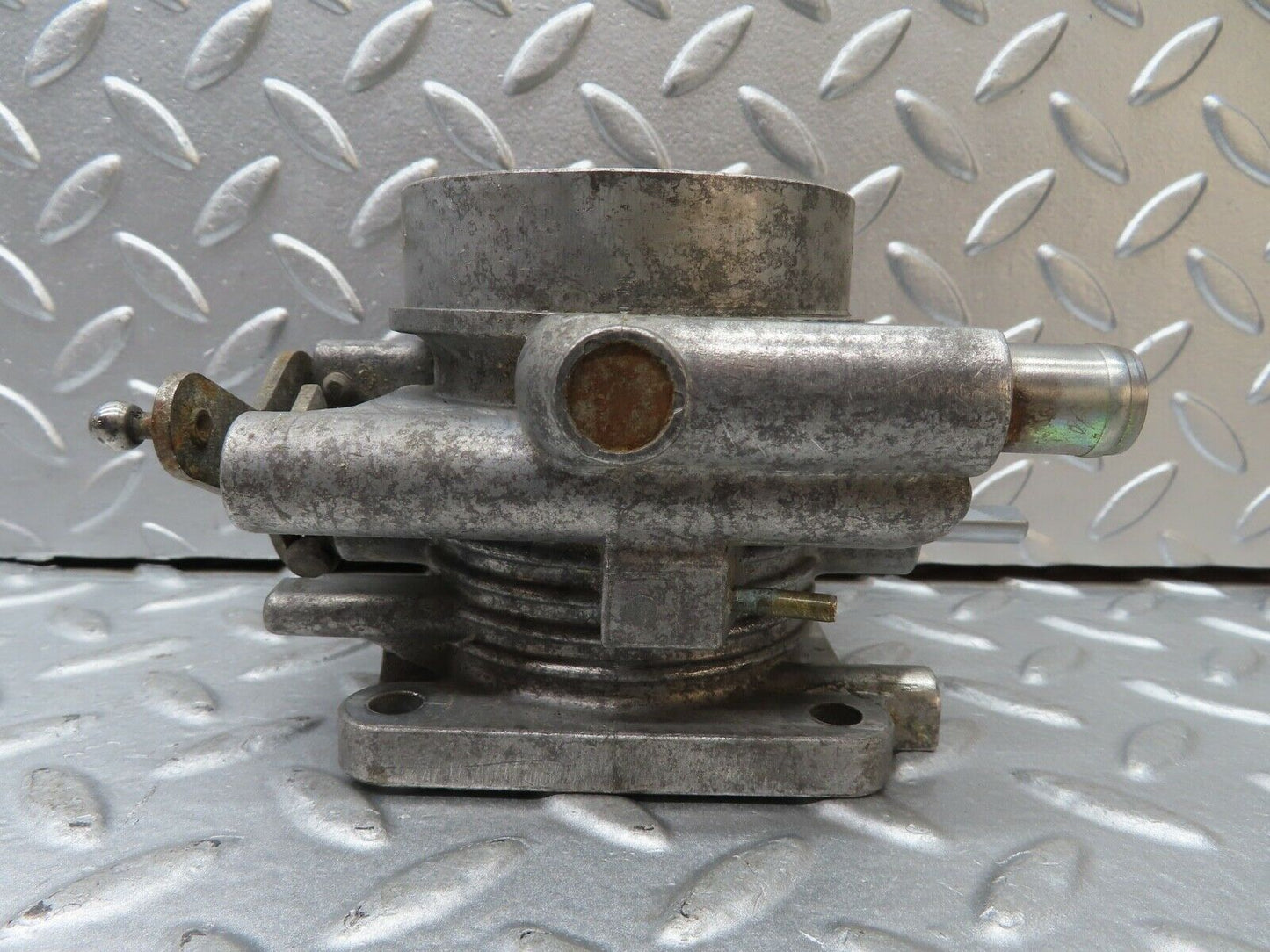 20355 Mercedes-Benz W114 280CE Coupe Throttle Body Valve