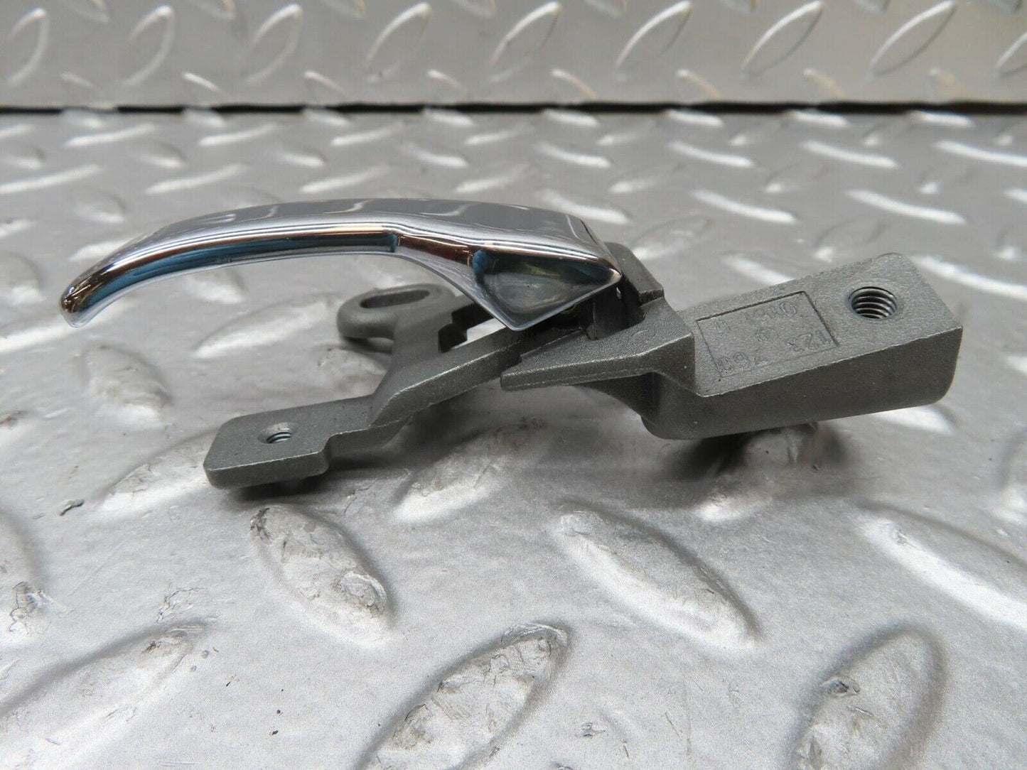 7042 Mercedes-Benz W123 230E Left Interior Door Handle1237600161