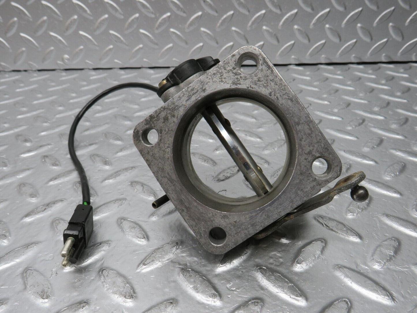 30727 Mercedes-Benz W201 190E Throttle Body Valve With Sensor 0011404453