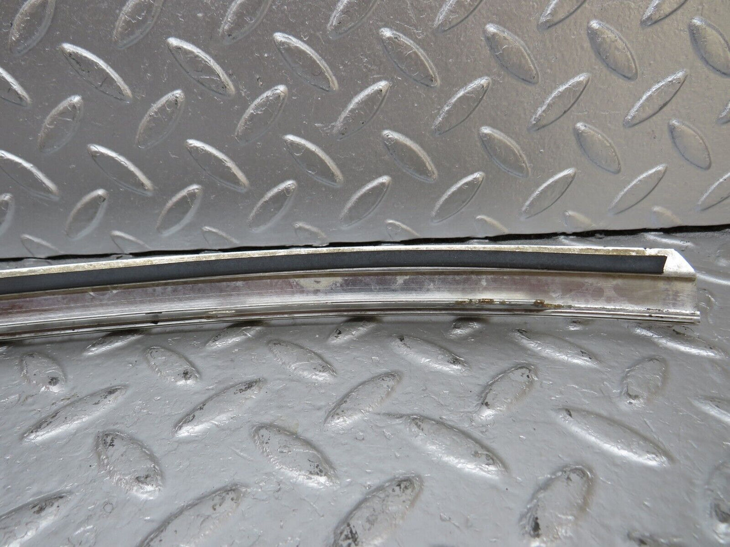 34470 Mercedes-Benz C126 380SEC Coupe Front Windscreen Upper Frame Trim