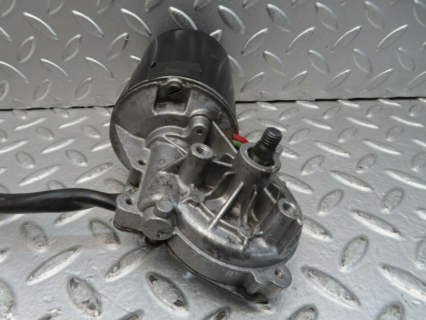 15475 Mercedes-Benz W123 230E Wiper Motor Bosch 0390341077