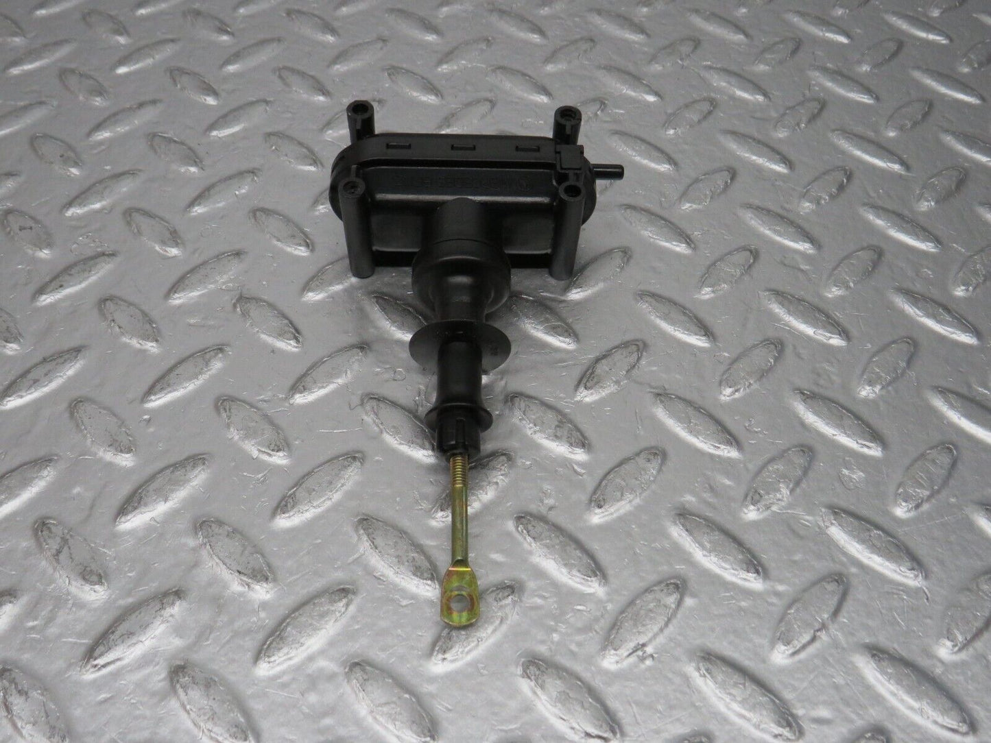 32448 Mercedes-Benz S124 300TE Wagon Door Lock Vacuum Actuator Rear Right