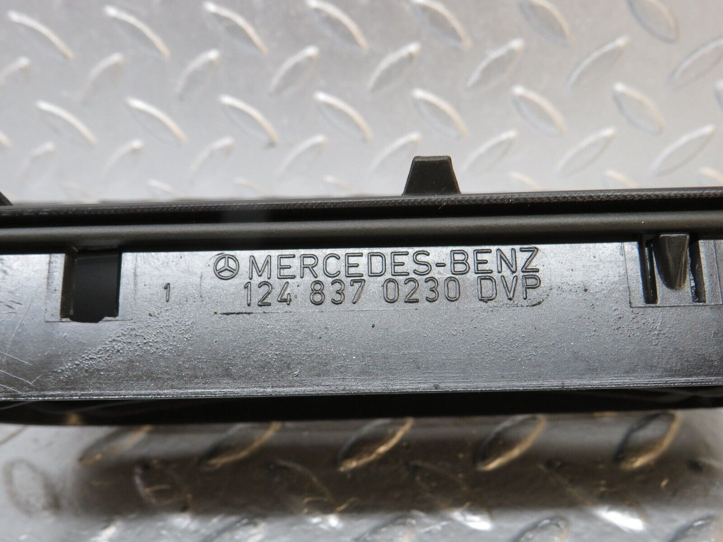 39682 Mercedes-Benz R129 320SL Coupe Air Intake Vent 1248370230 1248370242