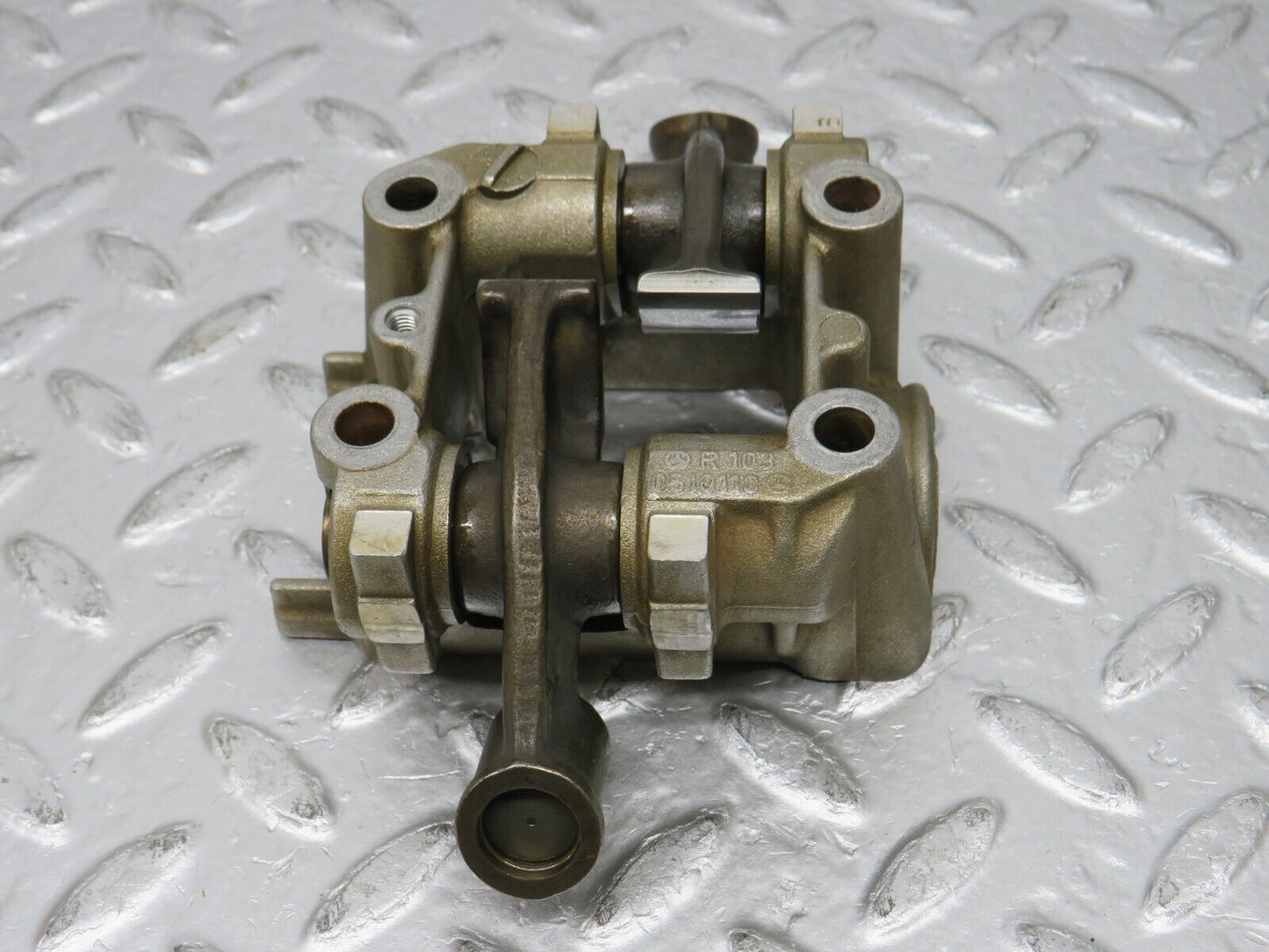 32625 Mercedes-Benz S124 300TE Rocker Arms Camshaft Bearing Block 1030510110