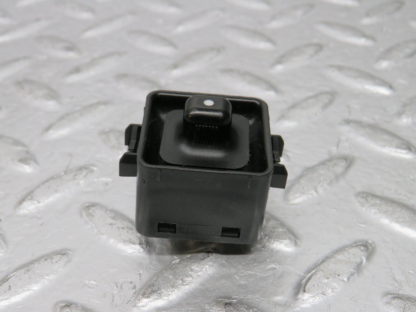 29530 Mercedes-Benz W124 230E Electric Mirror Adjust Switch 1248201810