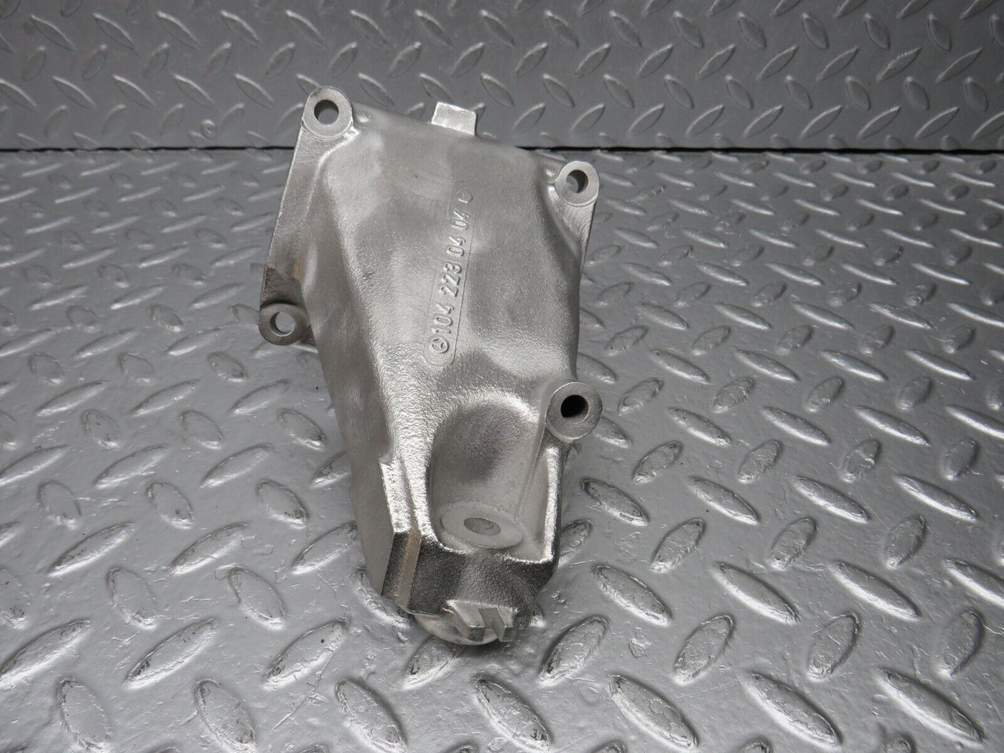 39427 Mercedes-Benz R129 320SL Coupe Engine Mount Bracket Left Side 1042230404